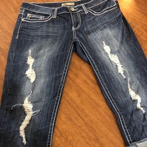 Distressed jean capris
